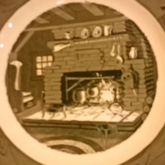 Vintage-Colonial Homestead by Royal Plate Bundle 4-10" Dinner Plates. - Picture 3 of 12